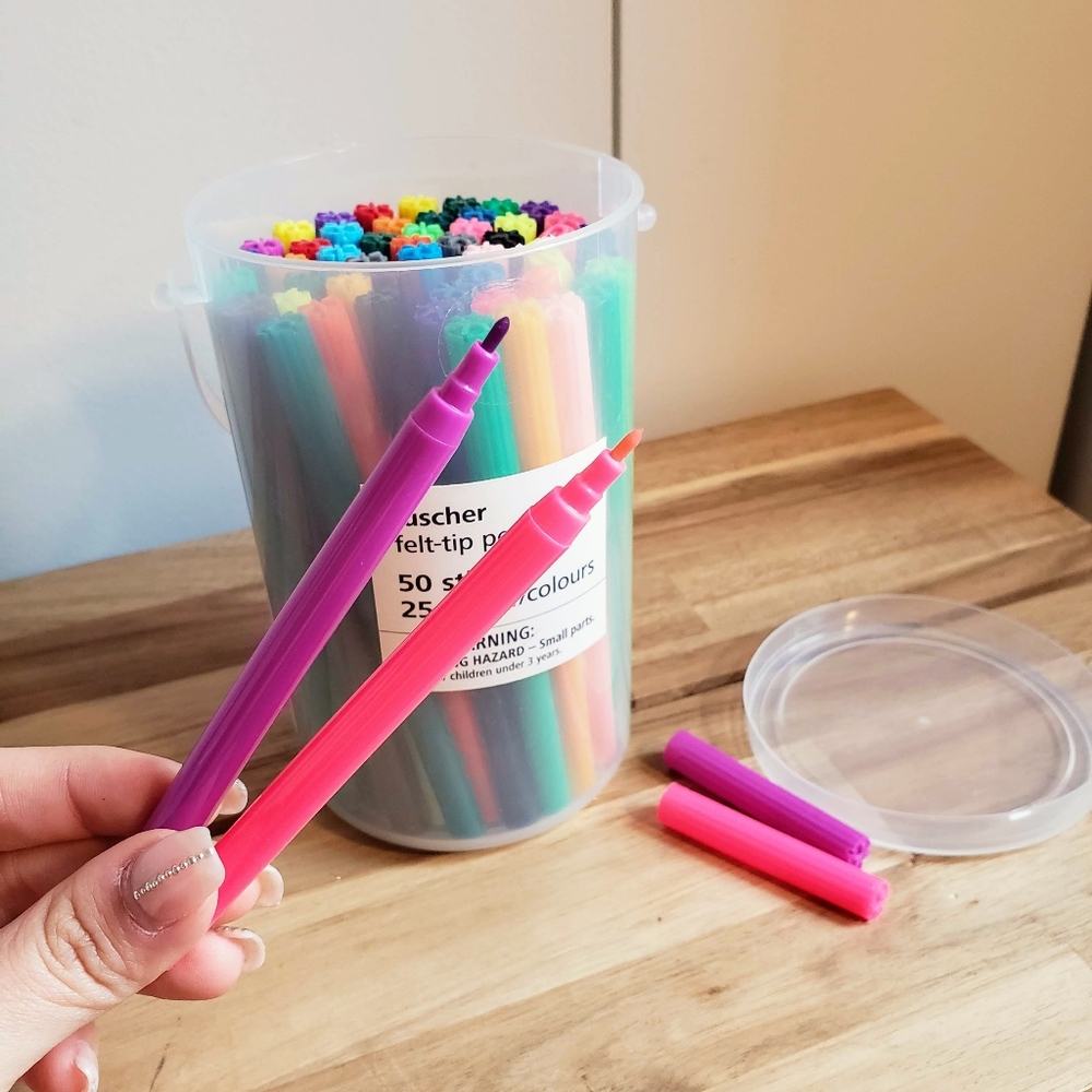 Felt-tip Color Pens